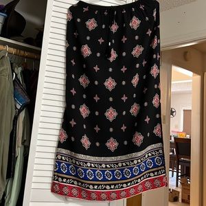 Skirt with side slits